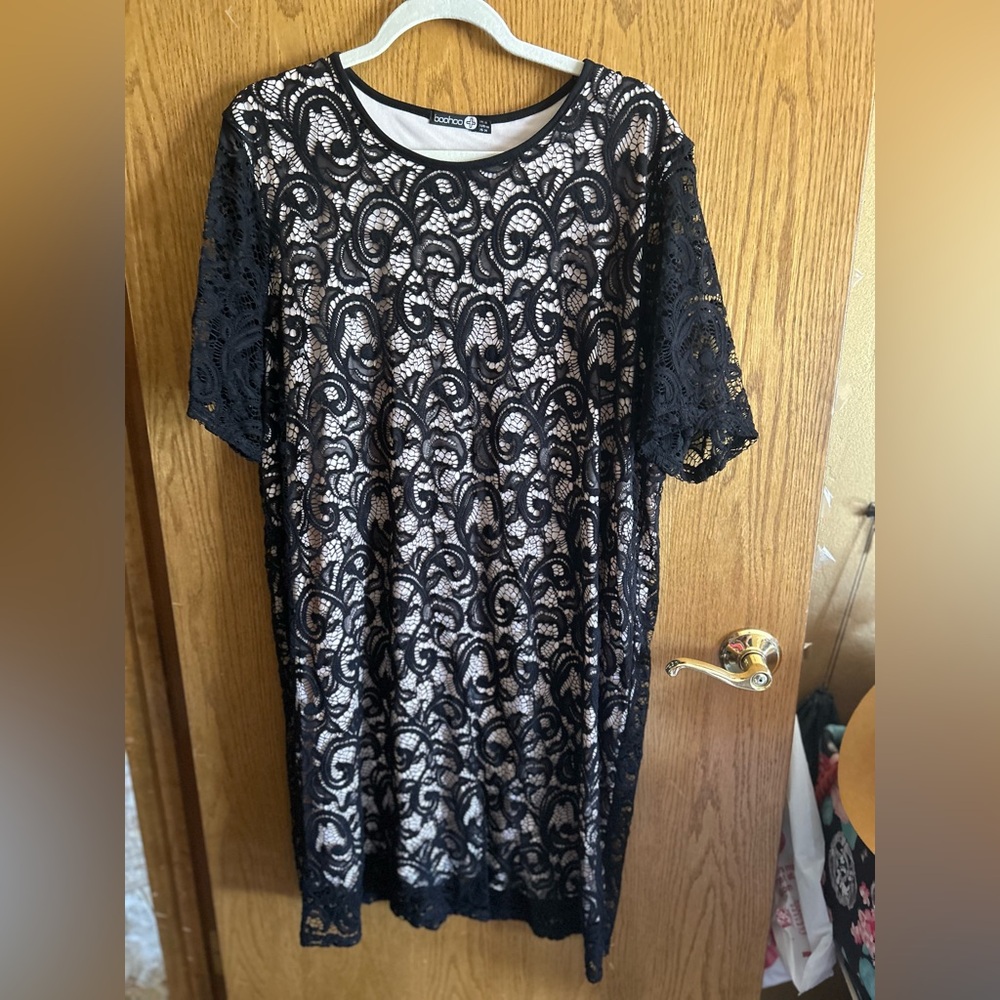 BOOHOO LACE DRESS WORN ONCE
